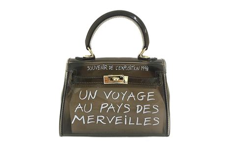 hermes bag un voyage au pays des merveilles|Why Instagram Is Going Mad For The Hermés Voyager Bag .